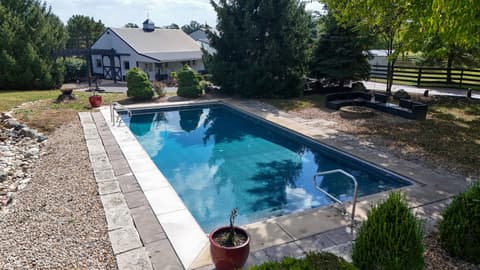 Pool at 115 W State Road 38, Pendleton, IN