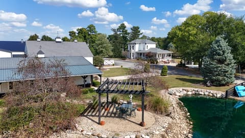 Yard at 115 W State Road 38, Pendleton, IN