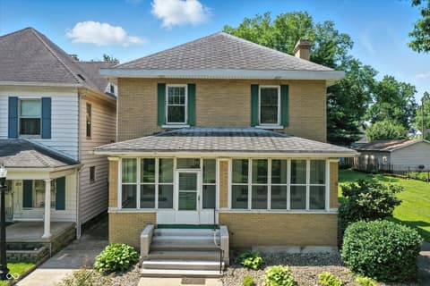 809 Maple Avenue