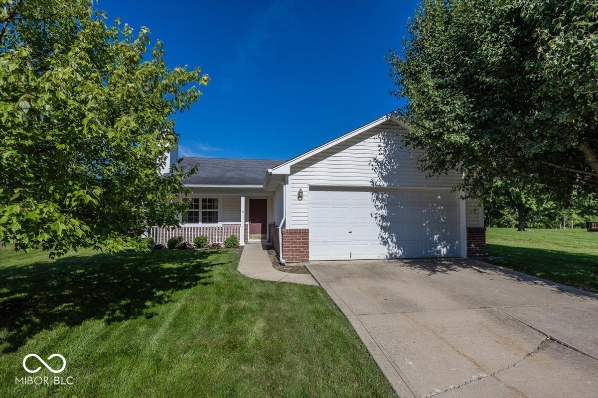 Photo of 11830 Sand Creek Boulevard, Fishers, IN