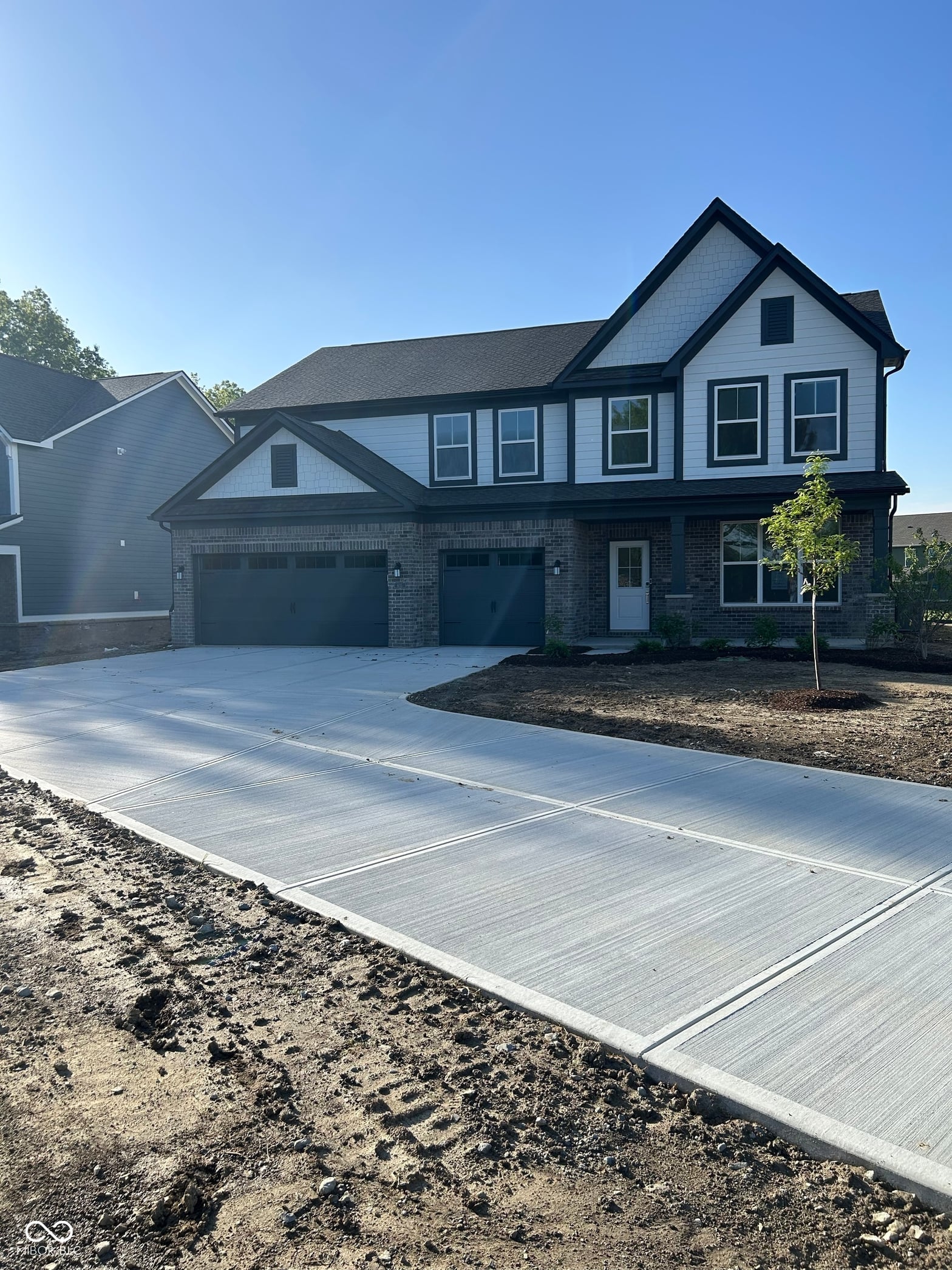 Front exterior at 635 McCaffrey Circle, Westfield, IN