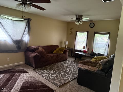 Family room at 1308 Phillips Drive, Indianapolis, IN