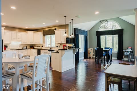 Photo of 16307 Stony Ridge Drive, Noblesville, IN