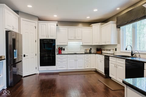 Photo of 16307 Stony Ridge Drive, Noblesville, IN