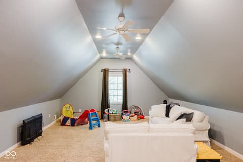 Photo of 16307 Stony Ridge Drive, Noblesville, IN
