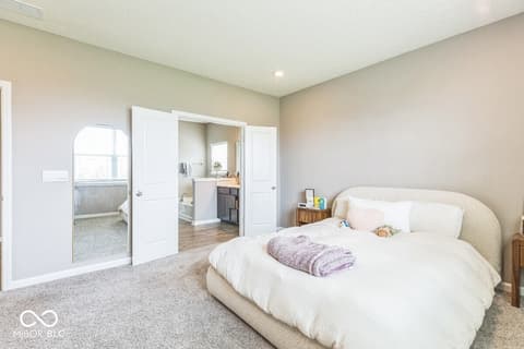 Photo of 1758 Pelham Drive, Greenwood, IN