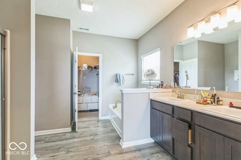 Photo of 1758 Pelham Drive, Greenwood, IN