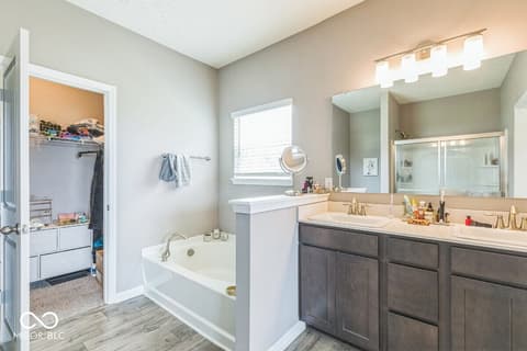Photo of 1758 Pelham Drive, Greenwood, IN