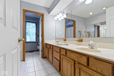 Photo of 10808 Greenbriar Drive, Fishers, IN