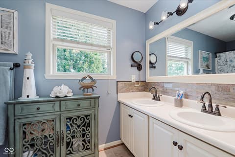 Photo of 10559 Greenway Drive, Fishers, IN