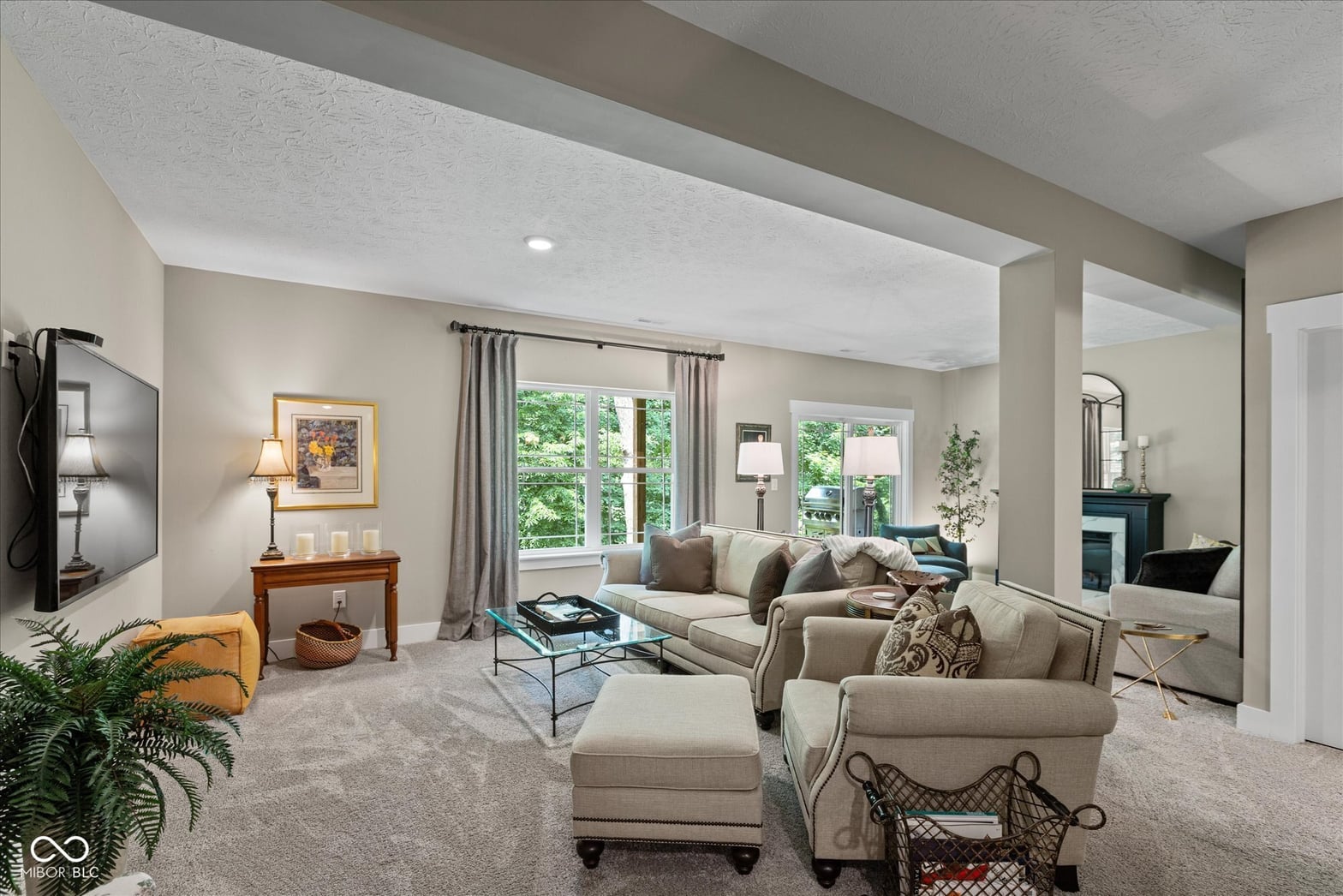 Family room at 14442 Treasure Creek Lane, Fishers, IN