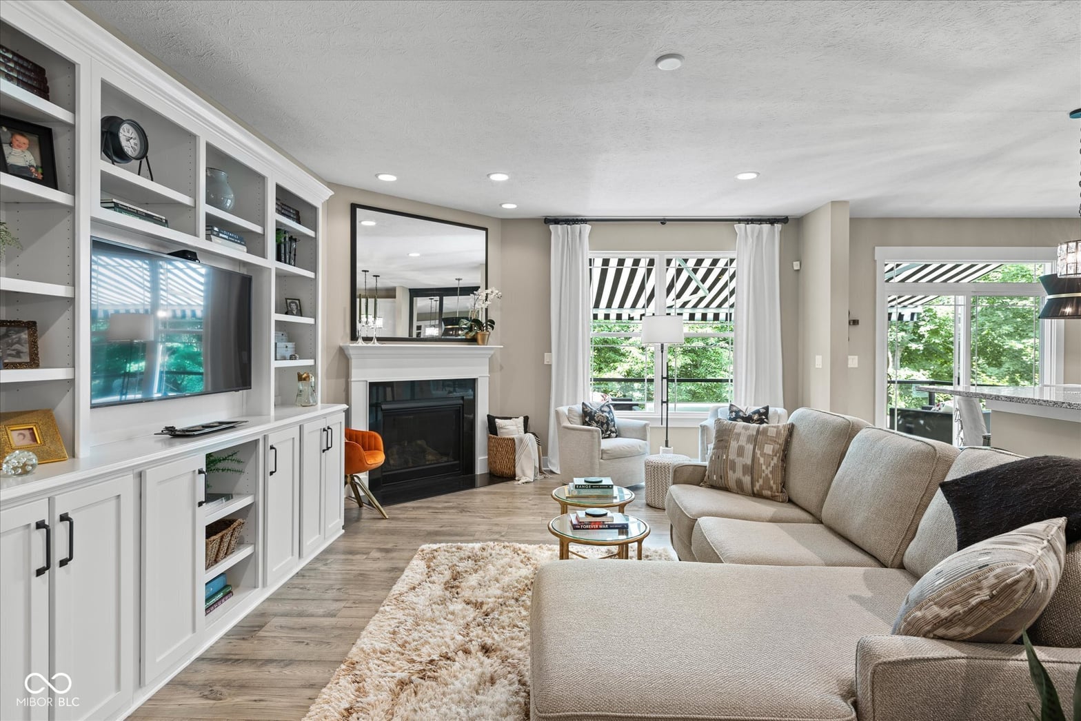 Living room at 14442 Treasure Creek Lane, Fishers, IN