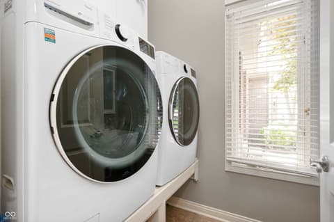Laundry room at 3545 Inverness Boulevard, Carmel, IN