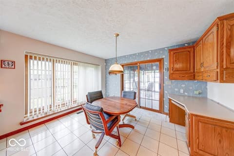 Photo of 109 Edgewater Drive, Noblesville, IN