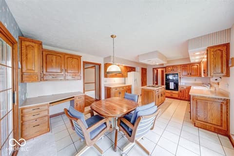 Photo of 109 Edgewater Drive, Noblesville, IN