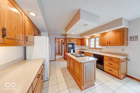 Photo of 109 Edgewater Drive, Noblesville, IN