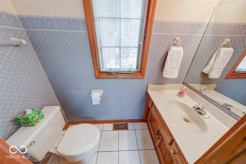 Photo of 109 Edgewater Drive, Noblesville, IN