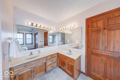 Photo of 109 Edgewater Drive, Noblesville, IN