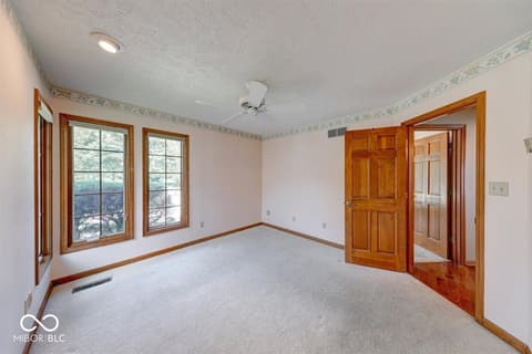 Photo of 109 Edgewater Drive, Noblesville, IN