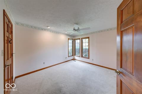 Photo of 109 Edgewater Drive, Noblesville, IN
