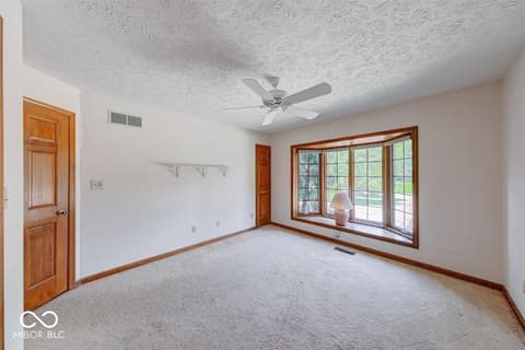 Photo of 109 Edgewater Drive, Noblesville, IN