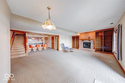 Photo of 109 Edgewater Drive, Noblesville, IN