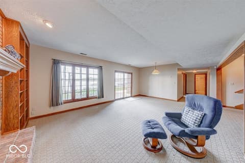 Photo of 109 Edgewater Drive, Noblesville, IN