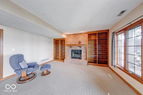 Photo of 109 Edgewater Drive, Noblesville, IN