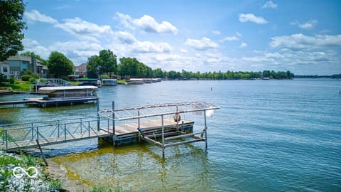 Photo of 109 Edgewater Drive, Noblesville, IN