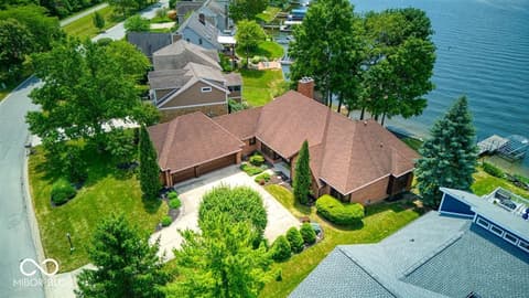 Photo of 109 Edgewater Drive, Noblesville, IN