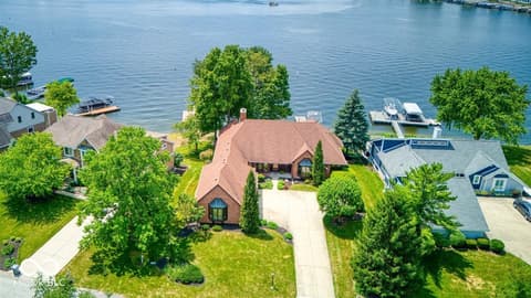 Photo of 109 Edgewater Drive, Noblesville, IN