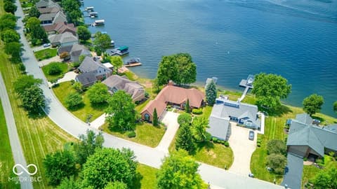 Photo of 109 Edgewater Drive, Noblesville, IN