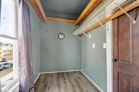 Walk In Closets — 2446 Carrollton Avenue, Indianapolis, IN
