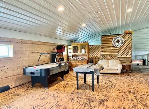 Loft — 3109 S County Road 1050 W, Greensburg, IN