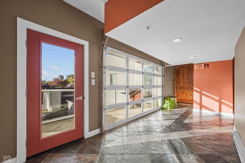 Foyer at 932 N Broadway Street, Indianapolis, IN