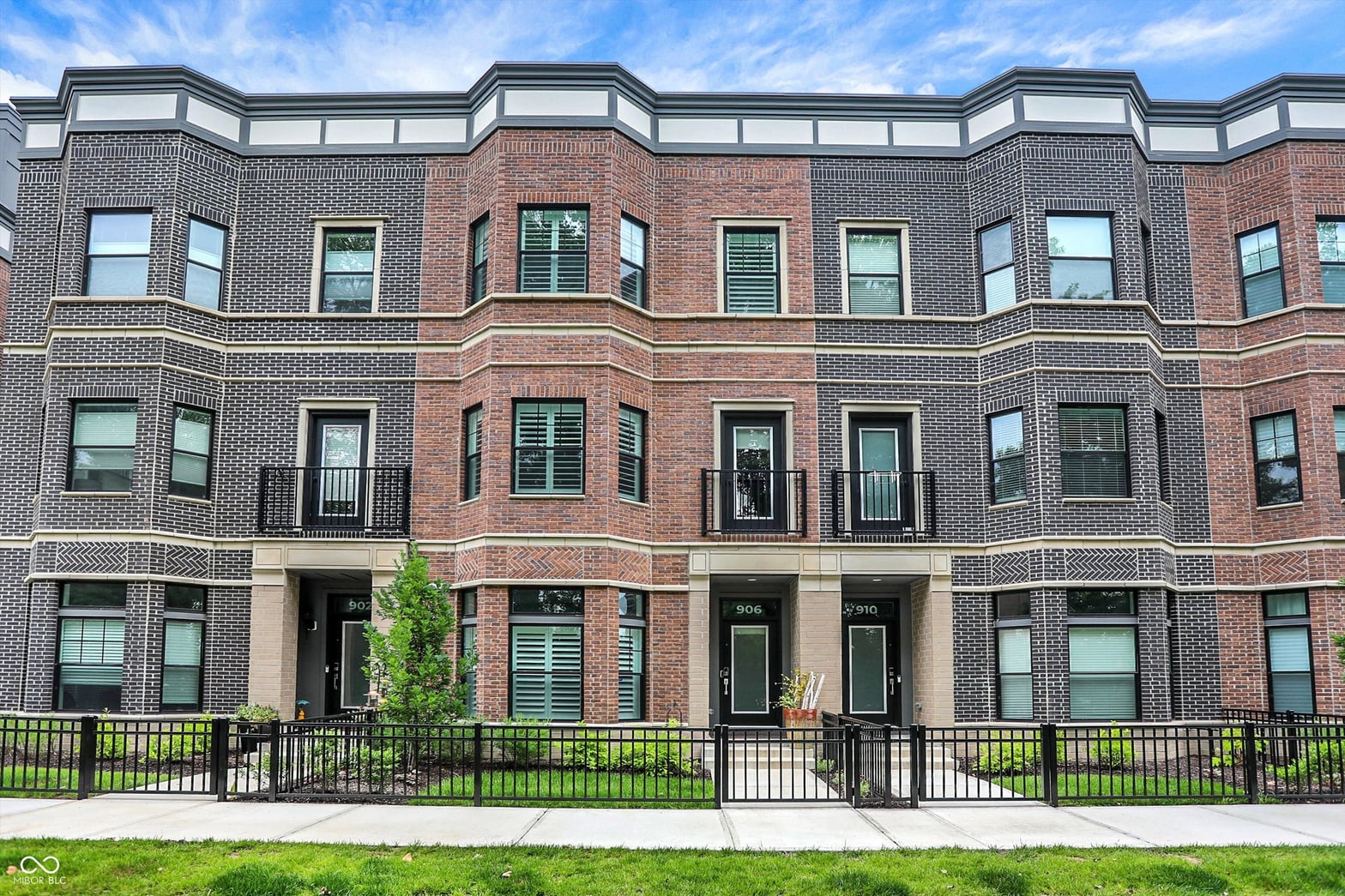 Photo of 906 Berkhamsted Lane, Carmel, IN
