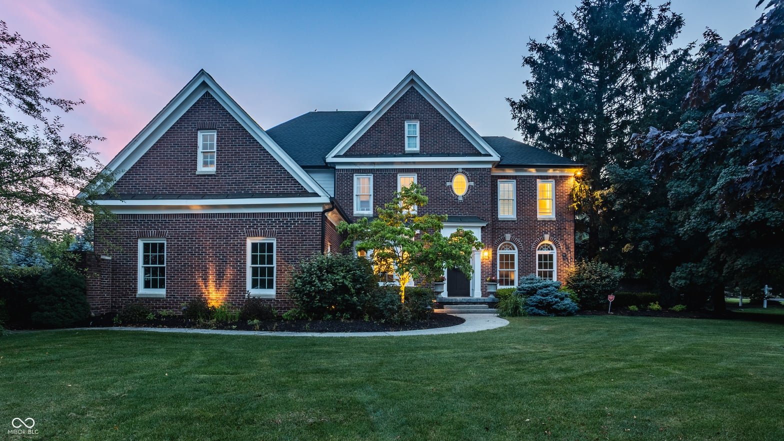 Photo of 15920 Oak Park Court, Westfield, IN