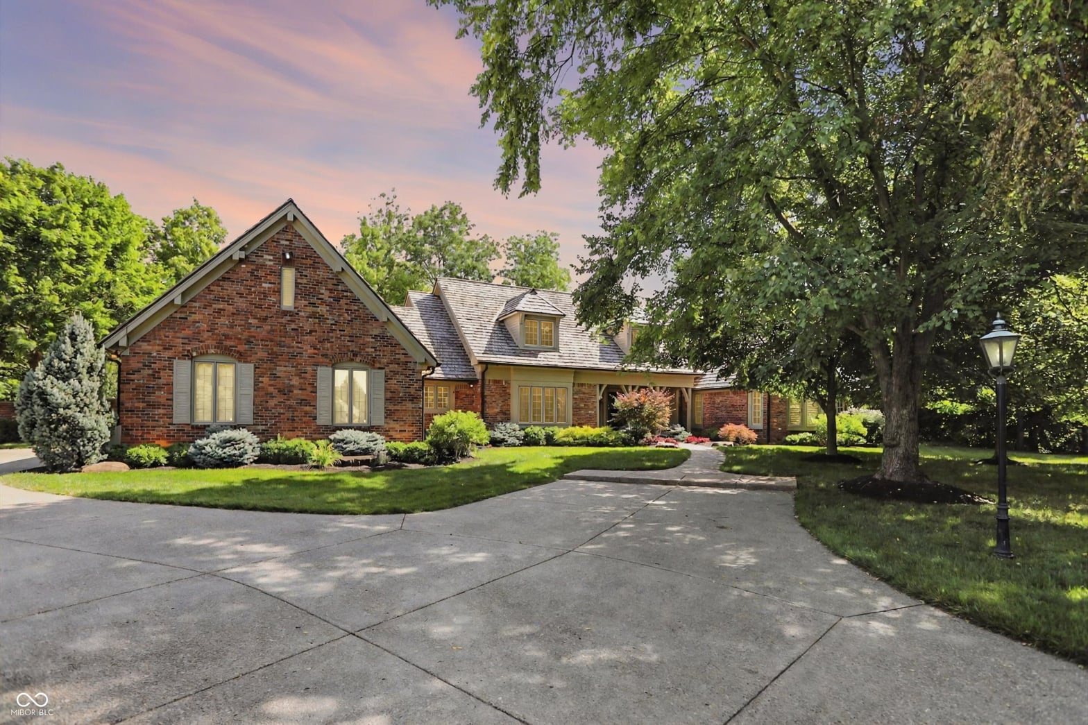Photo of 8661 Williamshire W Drive, Indianapolis, IN