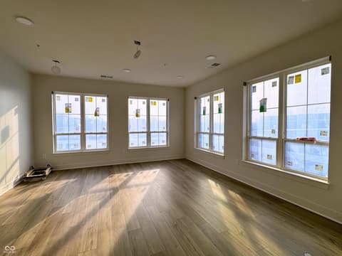 Bonus room at 925 Veterans Way, Carmel, IN