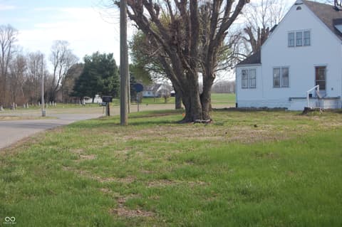 Yard at 8955 N County Road 925 E, Seymour, IN