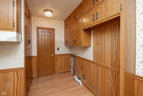 Laundry room at 660 East Drive, Seymour, IN