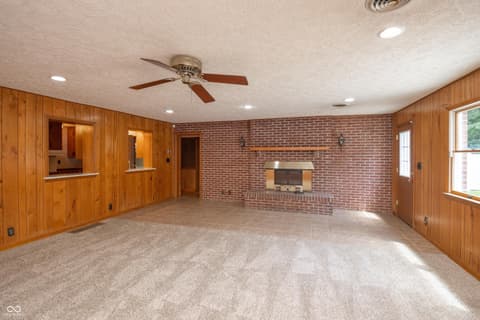 Living room at 660 East Drive, Seymour, IN