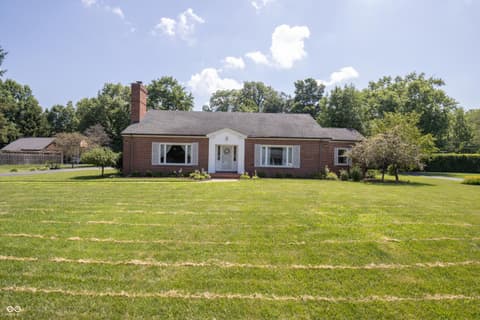 Front exterior at 660 East Drive, Seymour, IN