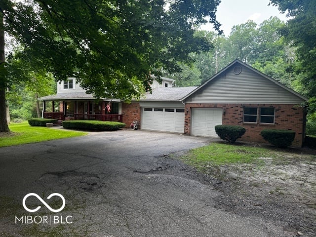 Front exterior at 3815 Briar Ridge, Monrovia, IN