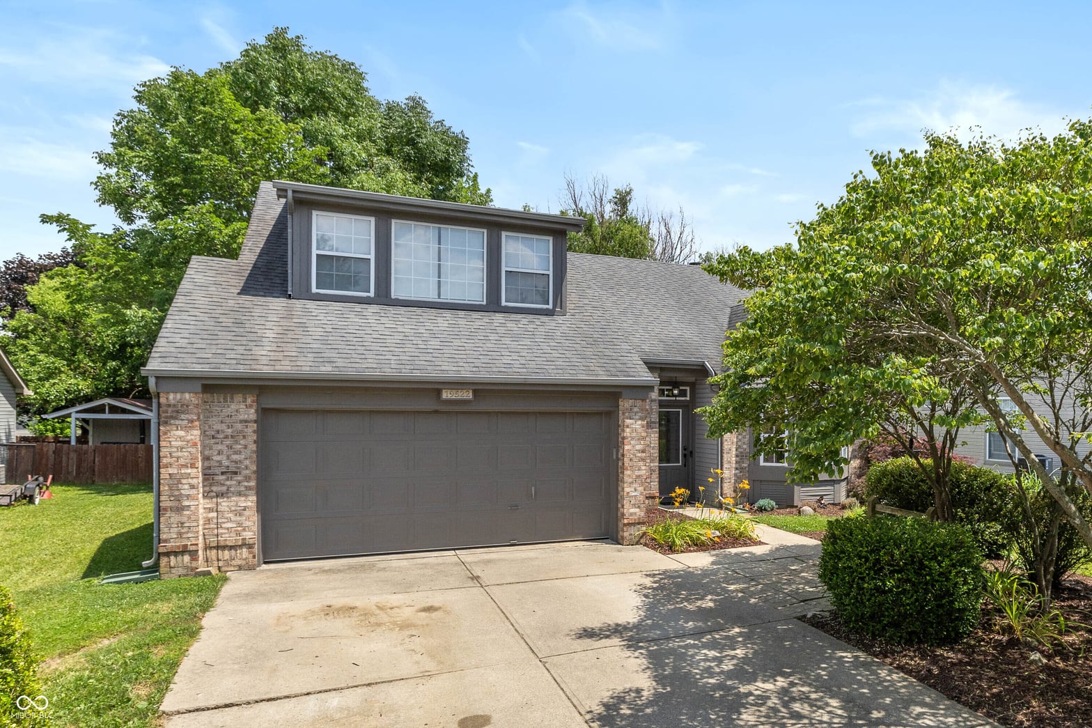 Front exterior at 19522 Diamond Way, Noblesville, IN