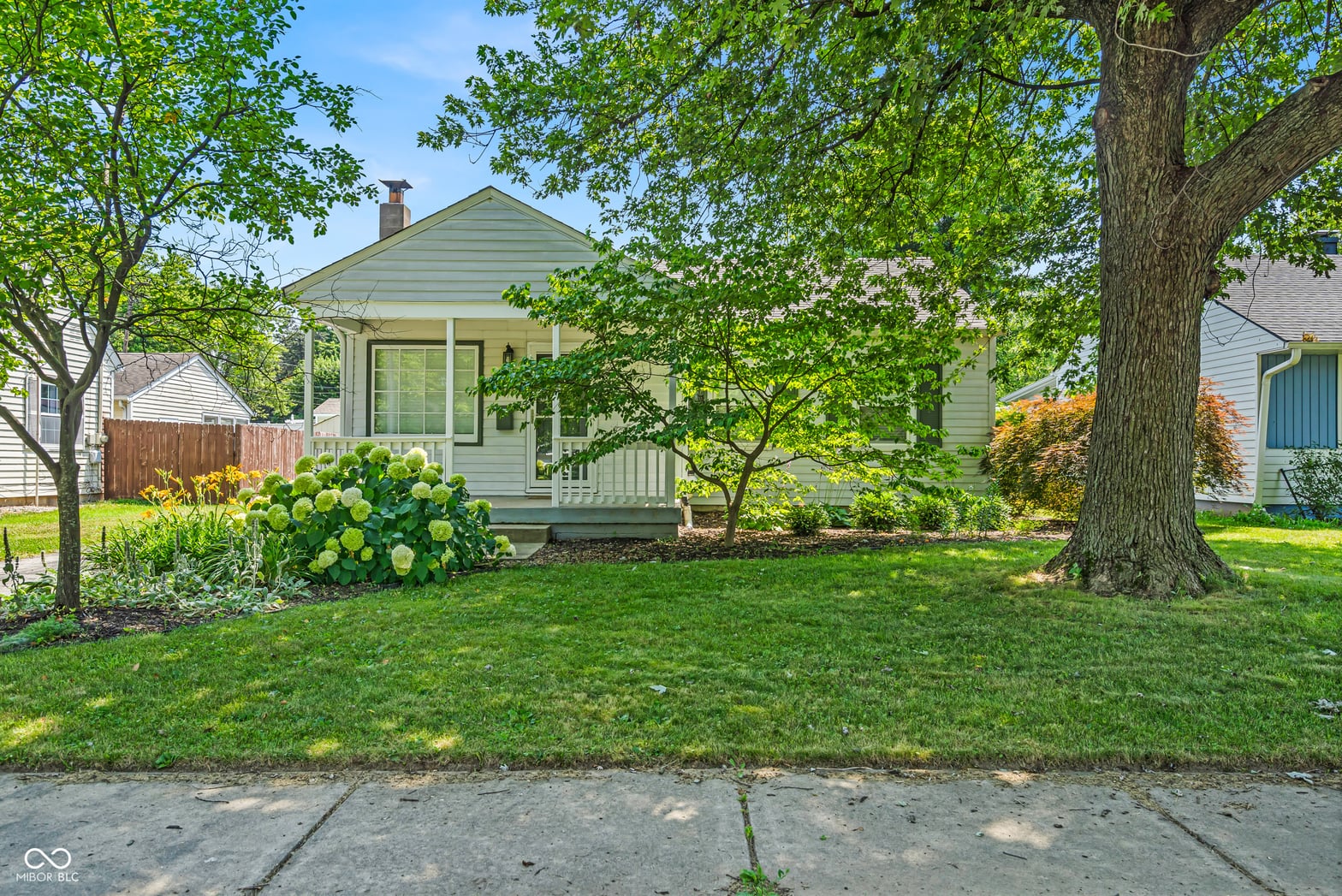 Front exterior at 572 N 17th Street, Noblesville, IN