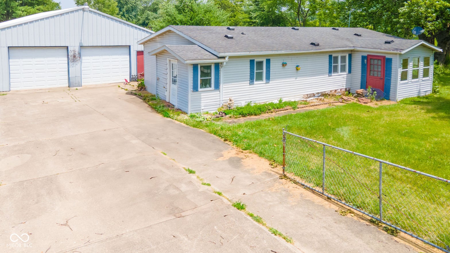 Front exterior at 4644 E 150 N, Anderson, IN