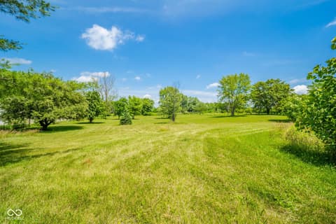 Yard at 4644 E 150 N, Anderson, IN