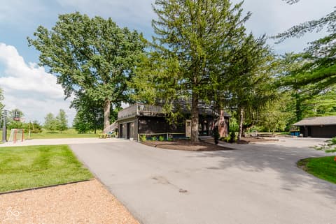 Inlaw — 1616 W 116th Street, Carmel, IN