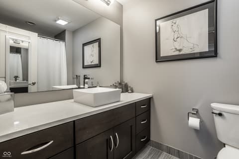 Photo of 350 N Meridian Street, Indianapolis, IN